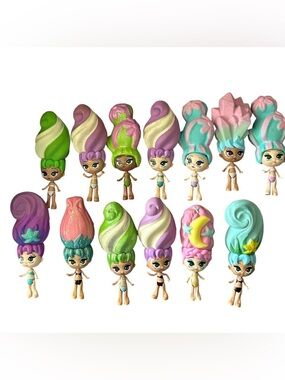 14 Blume Dolls + 1 Baby & Clothes, Shoes & Watering Cans